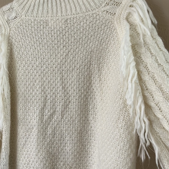 Altar’d State Sweater fringe on sides white balloon sleeves size L crewneck - Picture 8 of 16